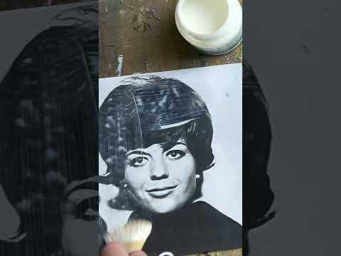 Art Hacks: Pop Art Photo Transfer onto Canvas. Quick Guide to Transforming a Picture of Mom into ART