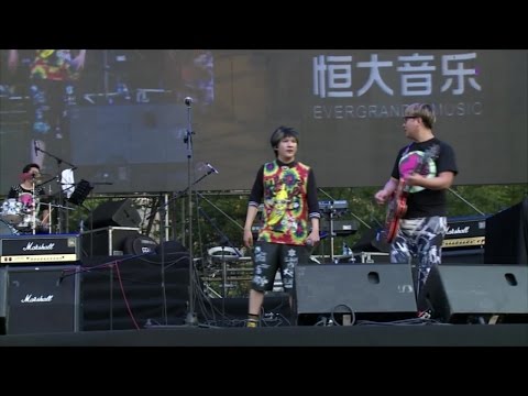 大张伟 - 我就不爱唱情歌（Live） - 2014恒大星光音乐节现场版