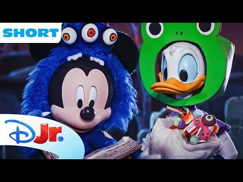 Mickey Mouse Halloween Spooky Stories 🧙 | Donald's Tale of Spooky Spells | Episode 3 | @disneyjr