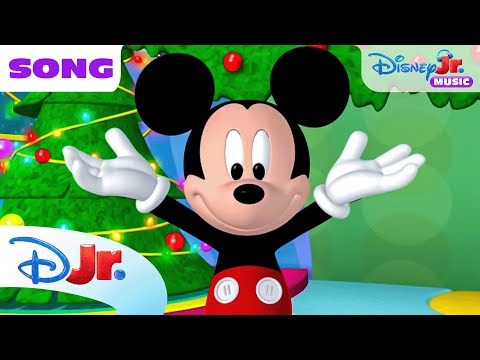 Mickey Mouse Clubhouse Hot Dog Dance 🌭🪩 (Christmas Version) | @disneyjr