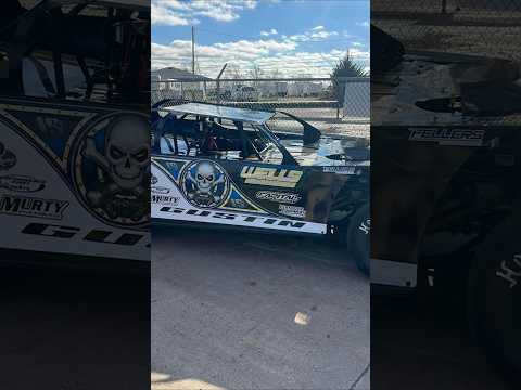 Ryan Gustin's Scott Bloomquist tribute wrap for the Dome, plus a curious addition.