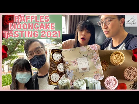 Tried ALL 5 FLAVOURS of Raffles Hotel Mooncake 2021 (incl. NEW ONES) | 试吃全部莱佛士酒店月饼包括新口味 [Vlog #17]