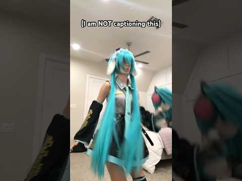 It back! 😼 #hatsunemiku #miku #vocaloid #cosplay #silly #ashwolf323