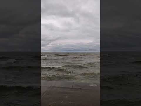 Big Waves on Lake Michigan