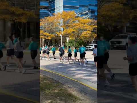 Officers carry the ‘Flame of Hope,’ raising awareness & funds to empower @SpecialOlympicsva !🔥🏃‍♂️