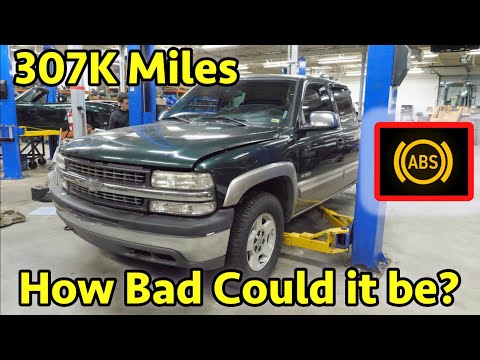 Everything WRONG With My $40 300,000 Mile Silverado From The Tow Lot