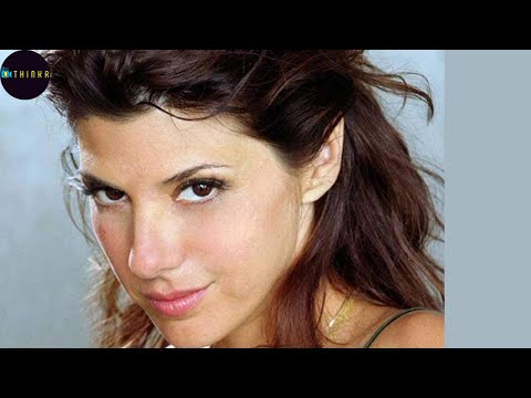 SEXY MARISA TOMEI PHOTOS: Pantyhose, Stockings, Tights,Heels, Mini Skirt,MiniDress