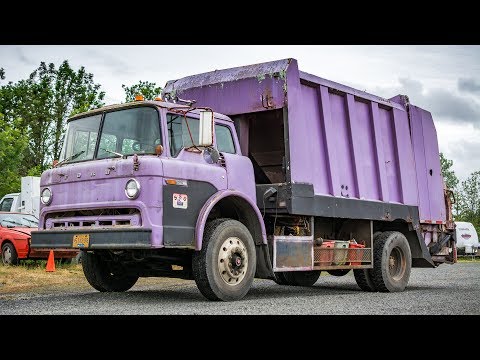 "Old Purple" Ford C-Series - GarWood LP-900 Rear Load Garbage Truck