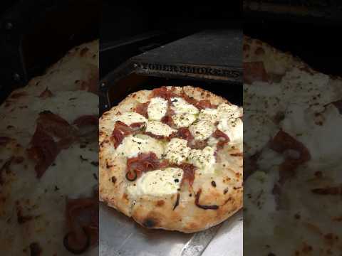 Wood Fired Pizza  #yodersmokers  #woodfiredpizza  #homemadepizza #pizzarecipeathome #pizzatime