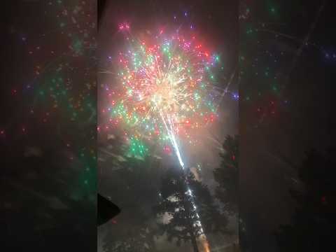 🎆A minute of 4th of July fireworks that I filmed myself 🤩 btw I was in a car🎇