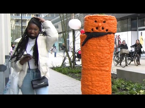 The Carrot even Scares people on Valentine's Day !!