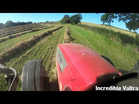 2009 Valtra T151 6.6 Litre 6-Cyl Diesel Tractor (159 HP) with Heston 4750 Trailed Bailer