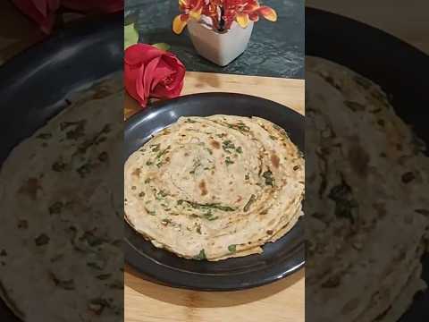 Layered Lahsuni Paratha #Paratha #garlicparatha #shorts