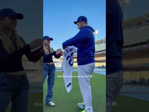 Clayton Kershaw surprises Dodgers fan Josie on his bobblehead night