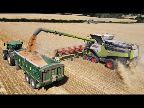 The world’s biggest!! CLAAS LEXION 8900 x2