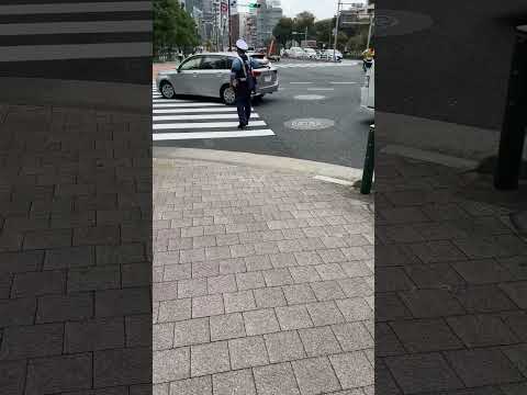 警察　警察官　朝から笛吹き頑張ってます💪 #policeman #police #警察官 #警察24時 #shortvideo #緊急出動#警察車両 #shorts #policecar#パトカー