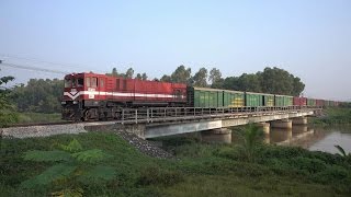 12 Trains passing in Dien Chau District, Nghe An Province, Vietnam (2015)