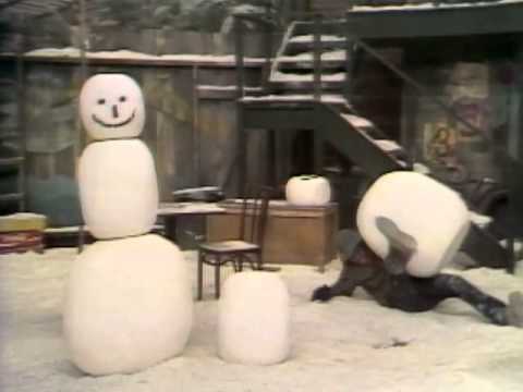 Classic Sesame Street - David builds a snowman