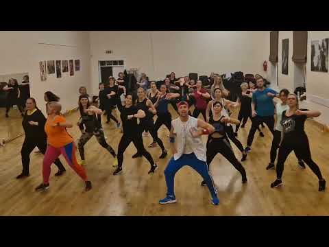 Zumba fitness - Primer Viso - Maria Becerra & Ivy Queen