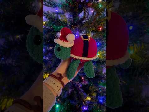 Santa turtle! #crochetamigurumi #amigurumicrochet