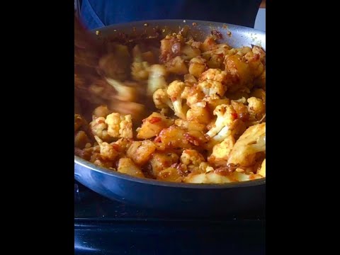 Aloo Gobi Matar/Indian Cauliflower, Potatoes and Peas Curry