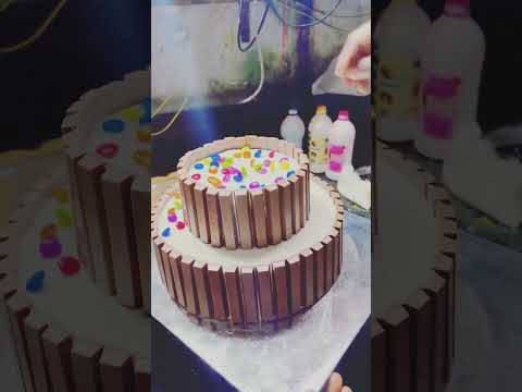 Kitkat/Gems cake /making amazing 🎂🎂🎂🍫🍫🍫🍰🍰