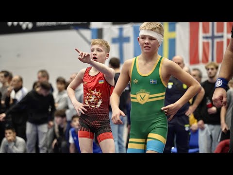 U13 Mark Poliakov (UKR) vs Ville Lundqvist (SWE) 35kg.Greco-roman boys youth wrestling. B-cam-man