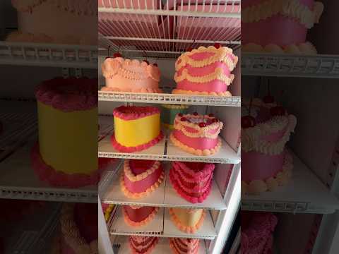 Retro Vintage Piped Cakes