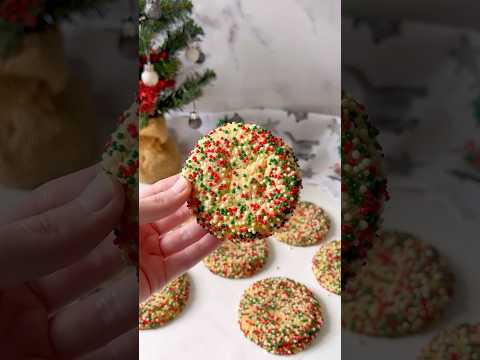 Christmas sprinkle cookies ✨🎄 Credit to @feastfables #plt #christmasbaking