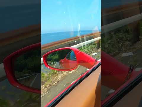 海とフェラーリのフル加速サウンド