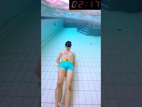 No one got hit by this human torpedo underwater #underwater #freediving #apnea