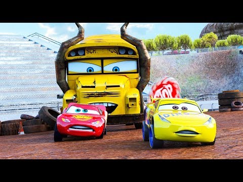 Incredible Action Lightning McQueen @ Thunder Hollow Speedway Race Derby Miss Fritter Racers 🚥 🏎