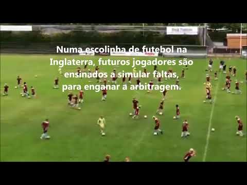 Escolinha de futebol na Inglaterra ensina crianças a simular faltas...