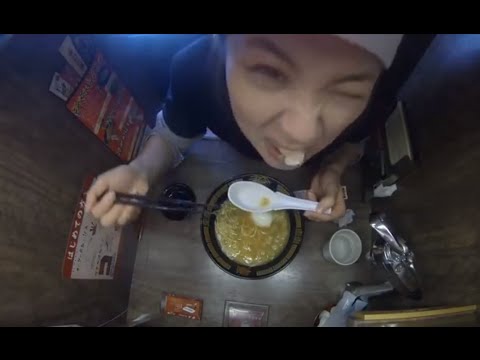 [モンちゃん日本爆食い旅]一人きりで誰にも邪魔されずに食べれる日本のラーメンに屋さん [Ichian Ramen Fukuoka]