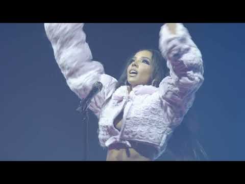 Tinashe - Last Call / The Chase (Live from Moment House)