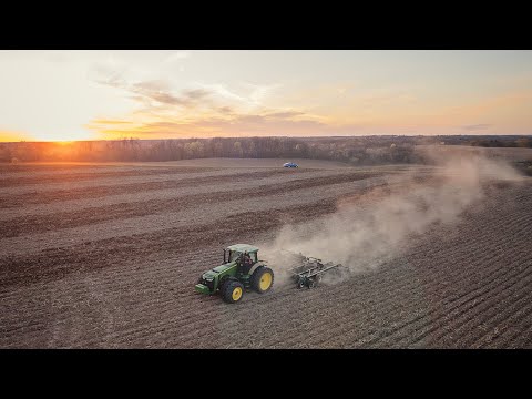 Groundwork | John Deere 8235R & Earthmaster 3000VT