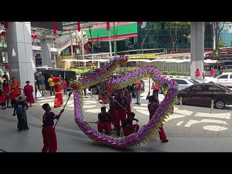 Chinese New Year Dragon Dance Performance at Sungei Wang