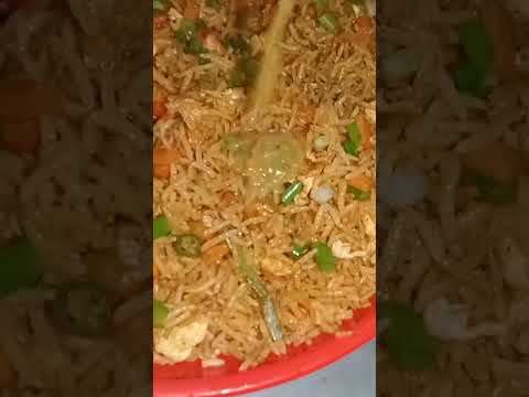 #chickenfriedrice #shorts #ytshorts #food @momsclassicfoods1667