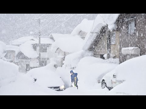 Christmas Chaos in Japan! 3 Meters Snow Storm Buried Many Homes, Cars in Aomori