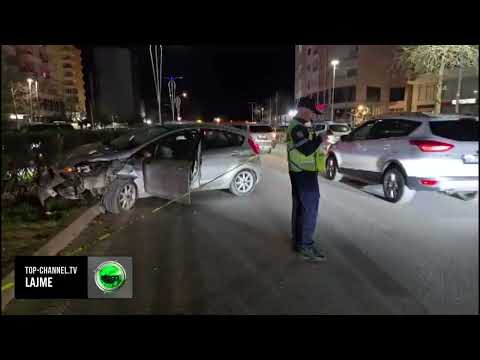 Top Channel/ Aksident në Vlorë! Nuk i bindet ndalimit të policisë dhe shkakton aksident zinxhir