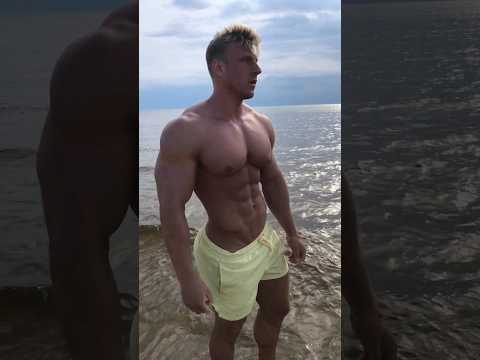 Edgars Snepsts walk into sea #workout #gymbodybuilding #motivation #fitness #body #dreambody #abs