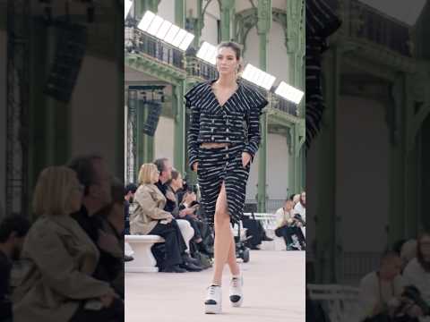 CHANEL Spring-Summer 2025 Ready-to-Wear Show - Ode to liberty — CHANEL Shows