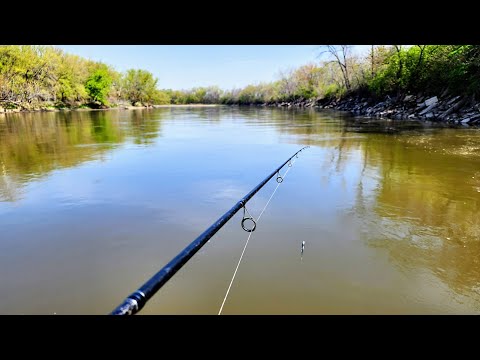 A DRAG BURNING MONSTER Lives In This SHALLOW WATER!! (River Fishing)