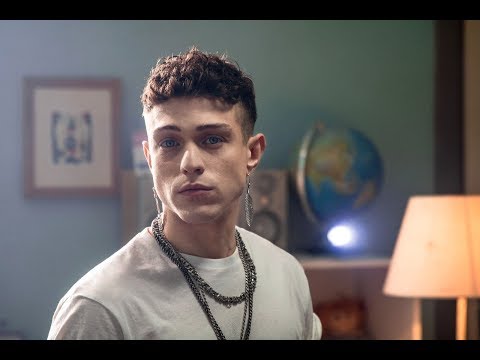 LA RAGAZZA CON IL CUORE DI LATTA - IRAMA OFFICIAL VIDEO