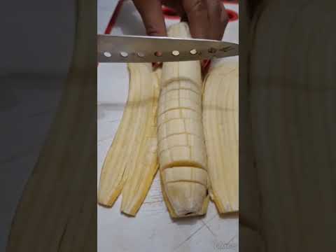 Slicing banana #howto #trending #viral