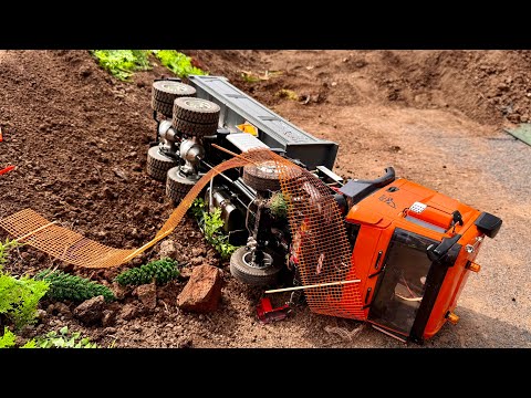 CRASH RC TRUCK MERCEDES at construction site