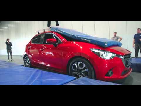 Mazda 2 Breakdance