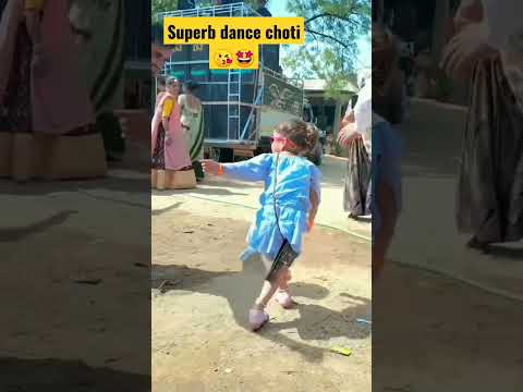 लाल सट वाली सिनू आयि से 🤩😘 gajb dance choti #dance #timli #rahulbhuriya #smallbaby #shorts #short