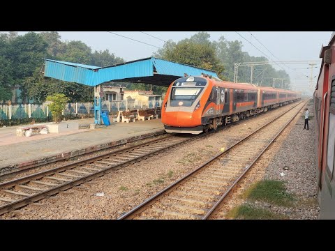 Vande Bharat High Speed Superfast Crossing at Tilhar Station#uniquetrainengines#indianrailways#video