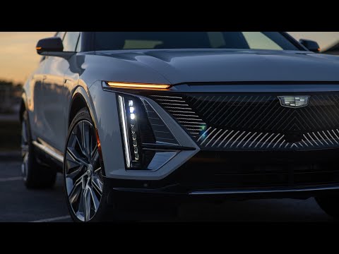 👉AT NIGHT: 2024 Cadillac Lyriq Luxury EV | Night Lighting Performance Review